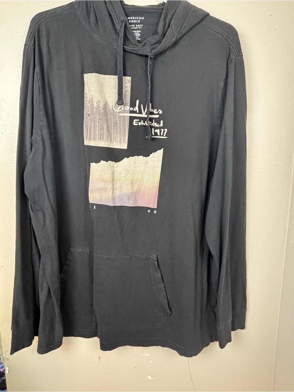 American Eagle Outfitters Men’s Black Graphic Zip Up Hoodie - Good Vibes
